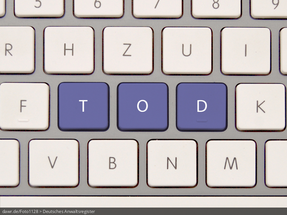 Dieses Foto zeigt eine moderne Tastatur mit drei speziellen, violetten Tasten. Auf den Tasten sind die Buchstaben „T“, „O“ bzw. „D“ aufgedruckt. Dieses Bild eignet sich gut als symbolische Darstellung für das Thema digitaler Nachlass, also den Umgang mit Online-Daten von Verstorbenen.