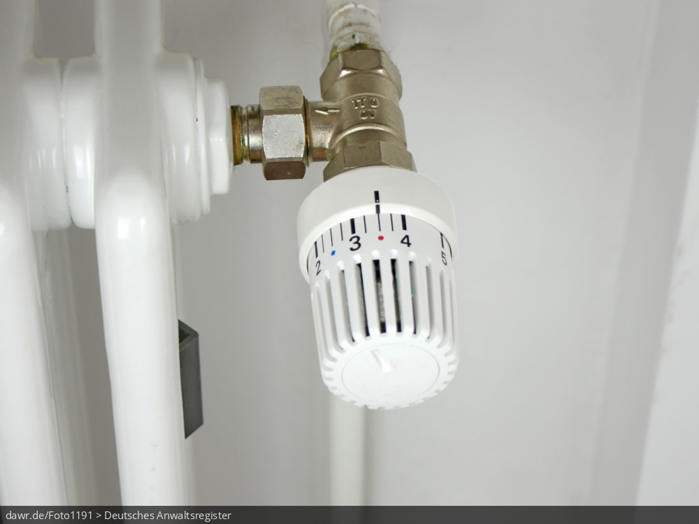 Dieses Foto zeigt ein Thermostat, welches an einem Heizkörper montiert wurde. Dieses Bild eignet sich gut als symbolische Darstellung für die Themen Heizungskosten, Heizungsausfall oder auch Nebenkostenabrechnung. Dieses Foto zeigt ein Thermostat, welches an einem Heizkörper montiert wurde. Dieses Bild eignet sich gut als symbolische Darstellung für die Themen Heizungskosten, Heizungsausfall oder auch Nebenkostenabrechnung.