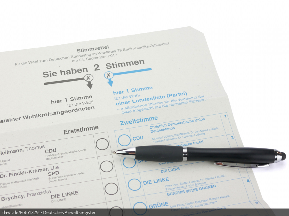 Dieses Foto zeigt einen Stimmzettel für die Wahl zum Deutschen Bundestag und eignet sich daher gut als Symbolfoto für Wahlen in Deutschland, nicht nur für die Bundestagswahl.