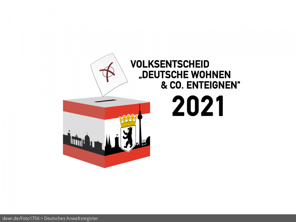 Diese Grafik zeigt die Zeichnung einer Wahlurne, welche in den Landesfarben von Berlin gefärbt und mit dem passenden Berliner Bären und einer Skyline der Stadt dekoriert wurde. Über der Box schwebt ein angedeuteter Wahlzettel, welcher mit einem symbolisch angekreuzten Feld, wie es auf Wahlscheinen benutzt wird, ergänzt wurde. Daneben steht der Schriftzug „Volksentscheid „Deutsche Wohnen & Co. enteignen“ in Berlin 2021“. Eine solche Grafik eignet sich gut als symbolische Darstellung für den Volksentscheid über einen Beschluss zur Erarbeitung eines Gesetzentwurfs durch den Senat zur Vergesellschaftung der Wohnungsbestände großer Wohnungsunternehmen im September 2021. Diese Grafik zeigt die Zeichnung einer Wahlurne, welche in den Landesfarben von Berlin gefärbt und mit dem passenden Berliner Bären und einer Skyline der Stadt dekoriert wurde. Über der Box schwebt ein angedeuteter Wahlzettel, welcher mit einem symbolisch angekreuzten Feld, wie es auf Wahlscheinen benutzt wird, ergänzt wurde. Daneben steht der Schriftzug „Volksentscheid „Deutsche Wohnen & Co. enteignen“ in Berlin 2021“. Eine solche Grafik eignet sich gut als symbolische Darstellung für den Volksentscheid über einen Beschluss zur Erarbeitung eines Gesetzentwurfs durch den Senat zur Vergesellschaftung der Wohnungsbestände großer Wohnungsunternehmen im September 2021.